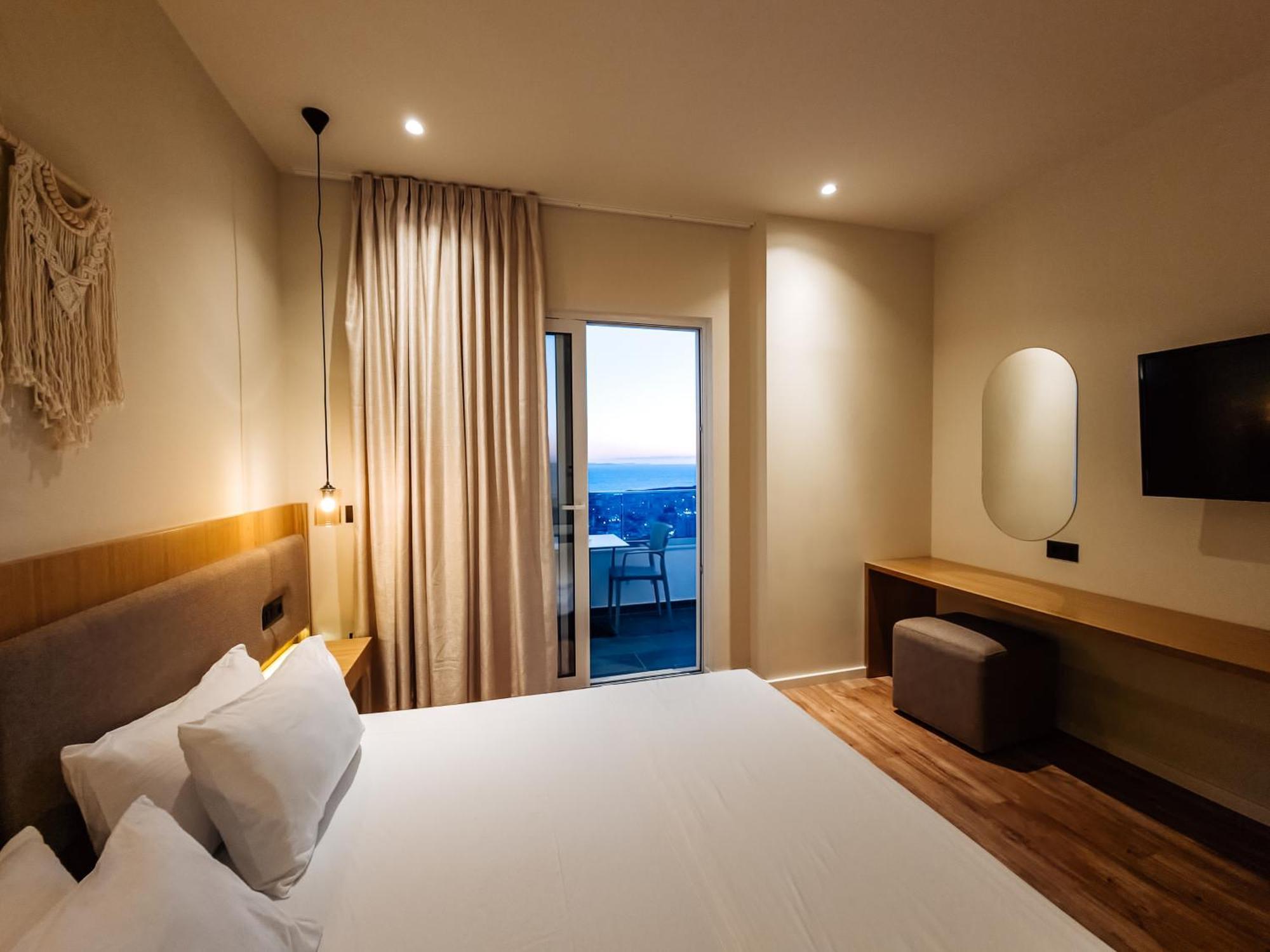 Sunset Shoreline Saranda - Sea View - Free Private Parking - Pool Eksteriør bilde