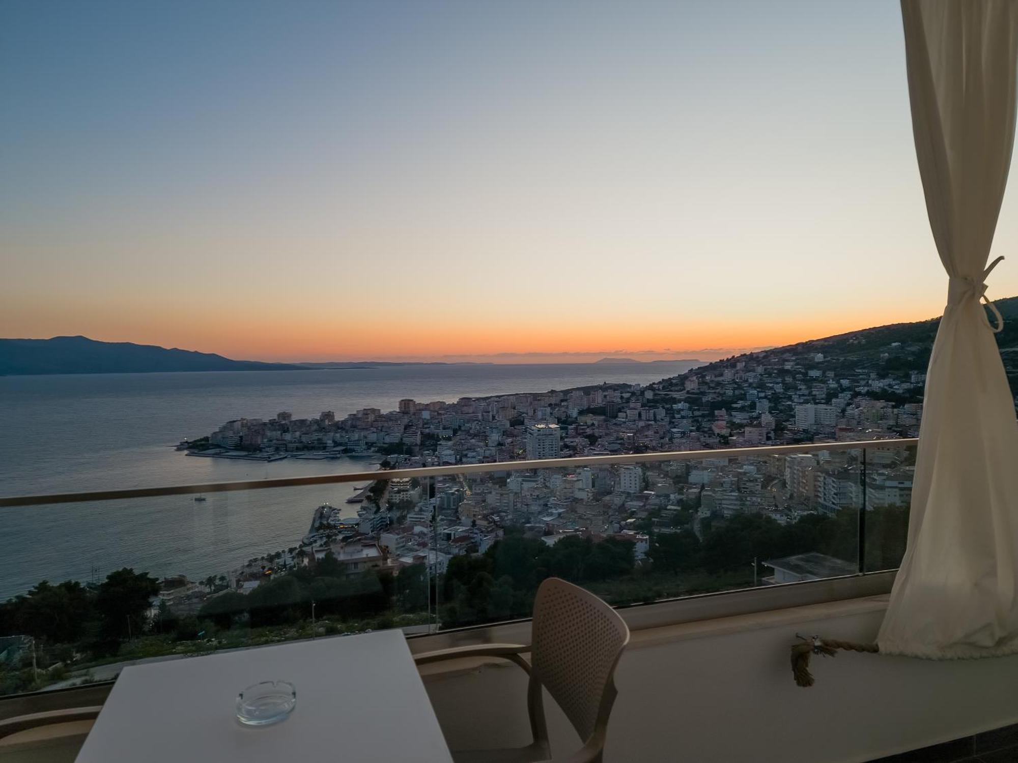 Sunset Shoreline Saranda - Sea View - Free Private Parking - Pool Eksteriør bilde