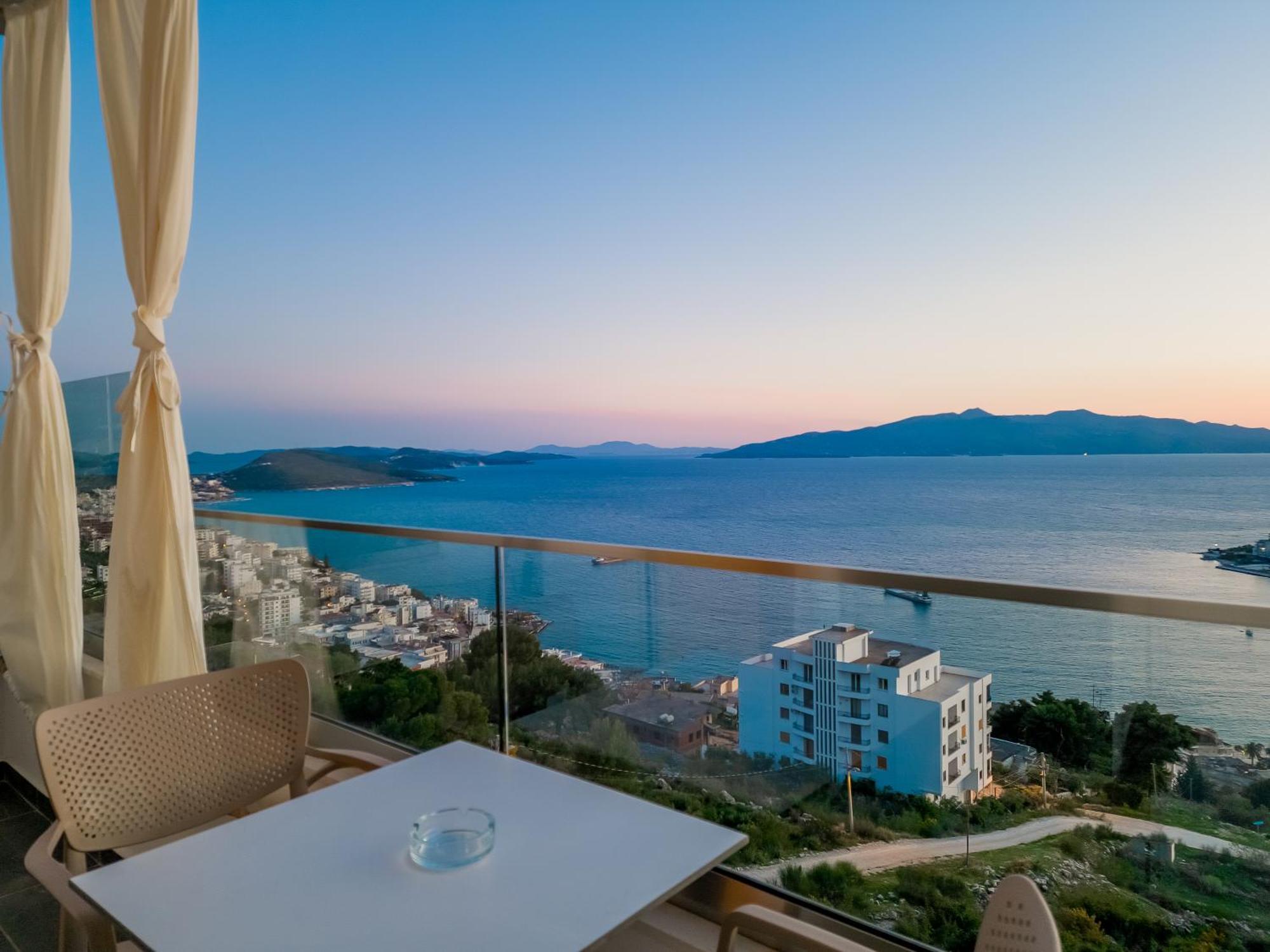 Sunset Shoreline Saranda - Sea View - Free Private Parking - Pool Eksteriør bilde