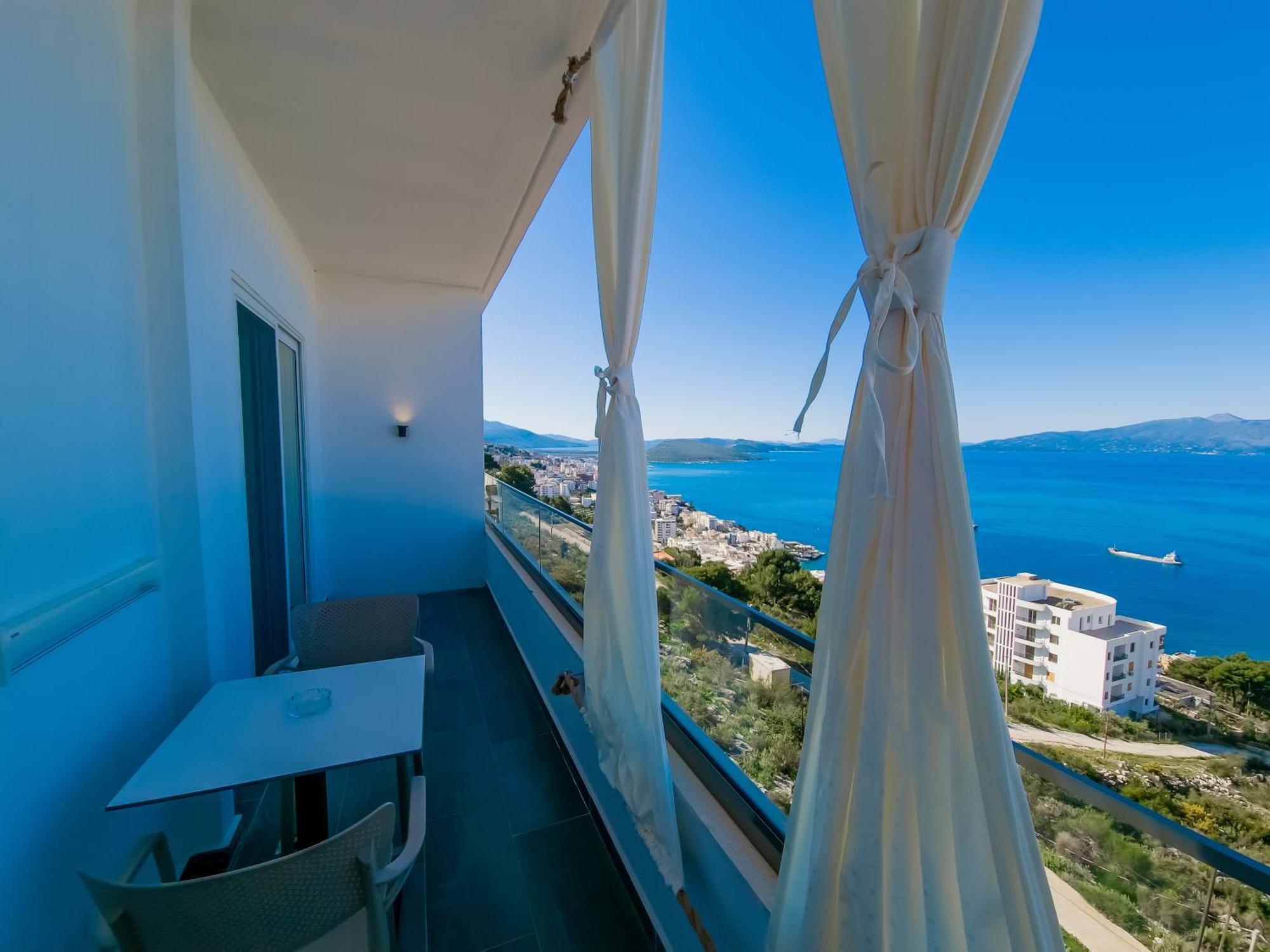 Sunset Shoreline Saranda - Sea View - Free Private Parking - Pool Eksteriør bilde