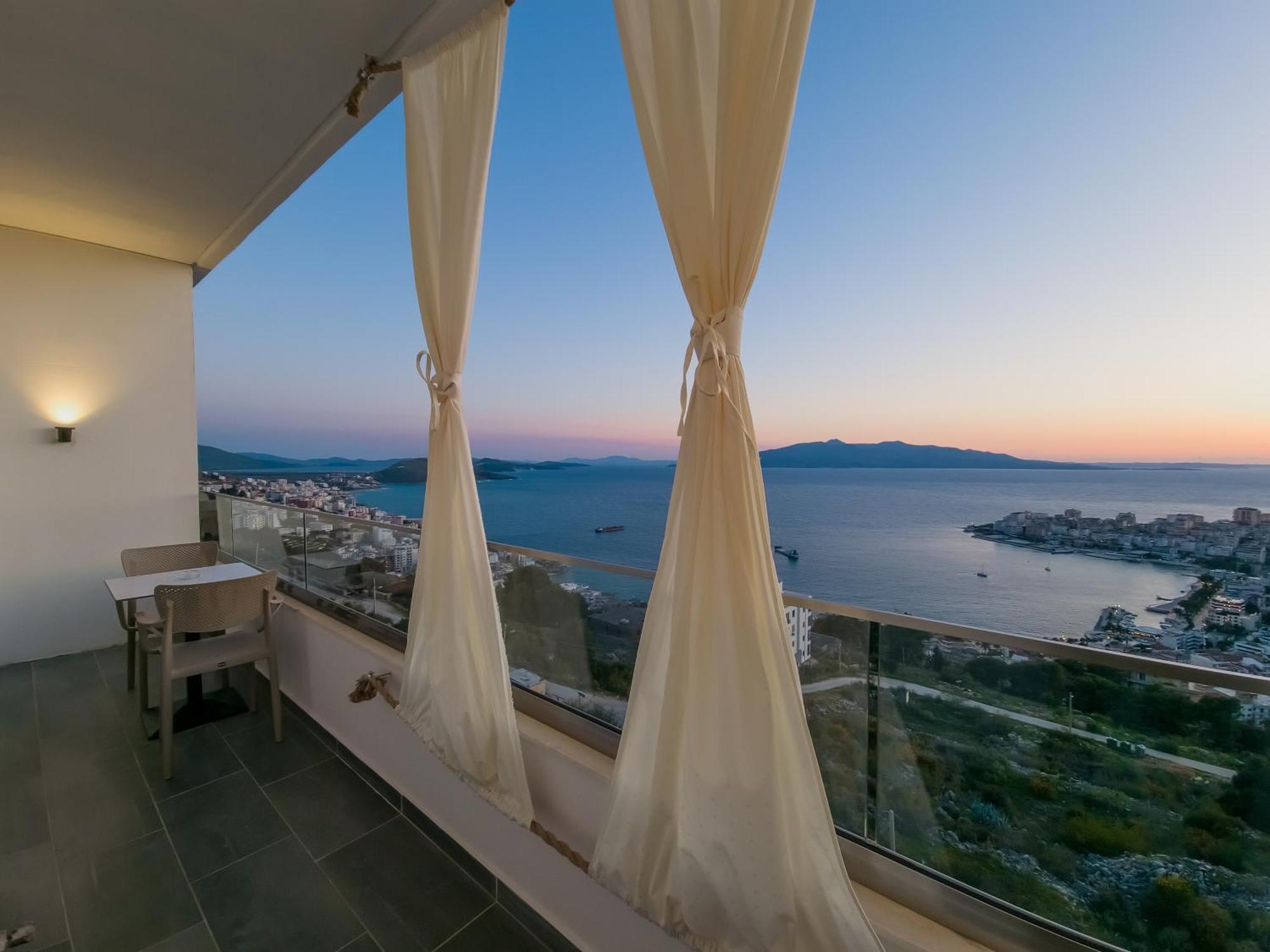 Sunset Shoreline Saranda - Sea View - Free Private Parking - Pool Eksteriør bilde