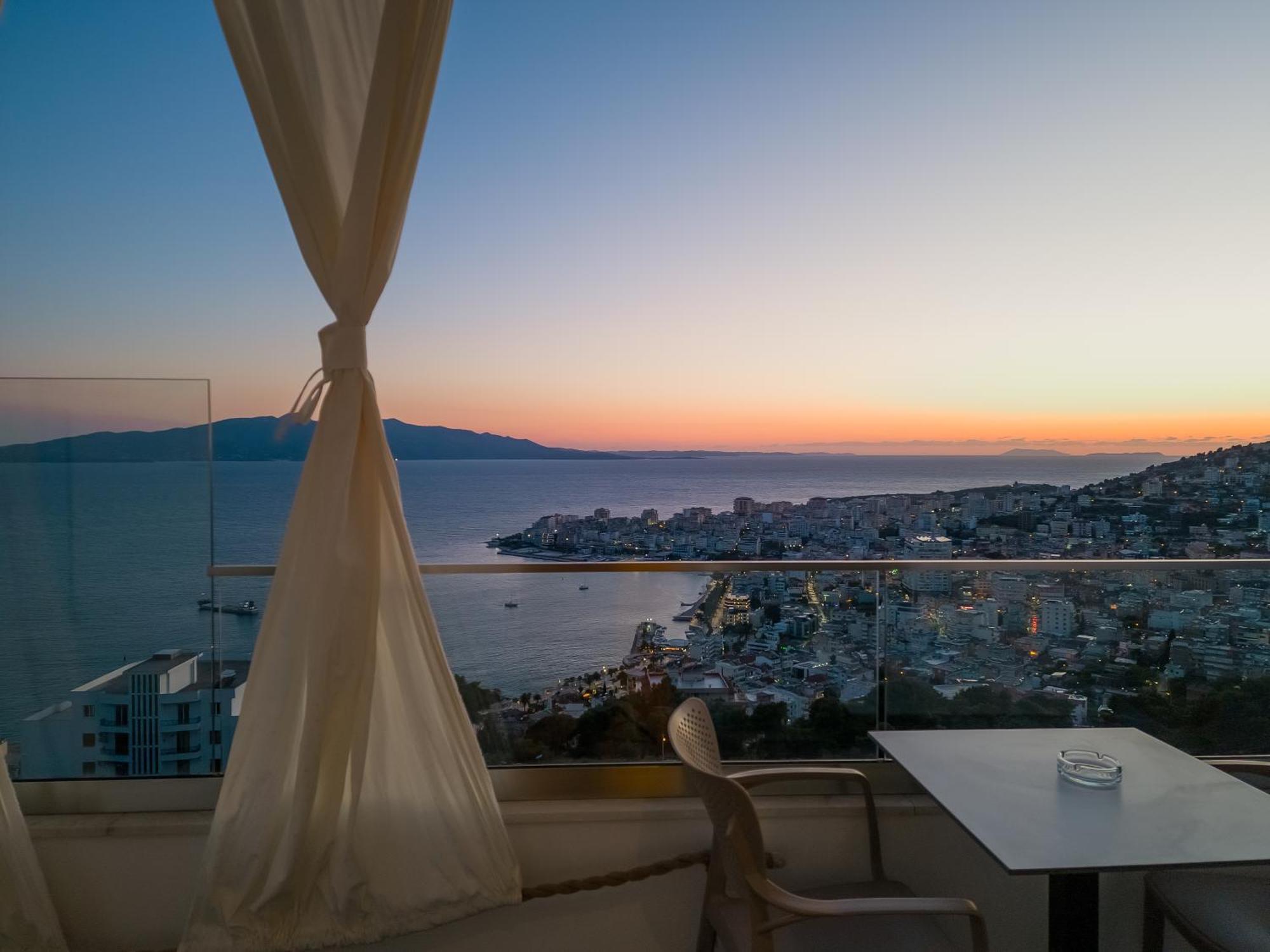 Sunset Shoreline Saranda - Sea View - Free Private Parking - Pool Eksteriør bilde