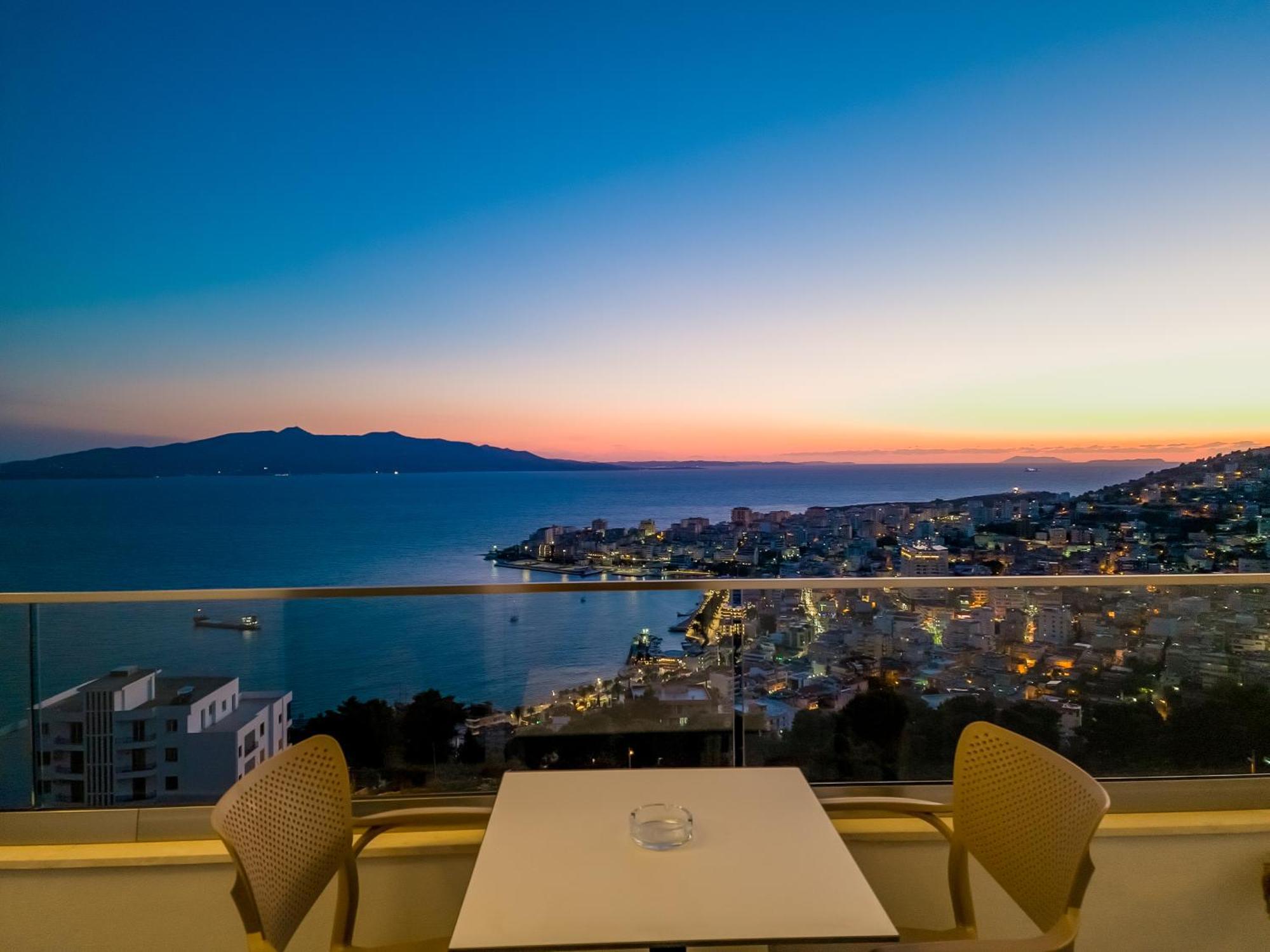 Sunset Shoreline Saranda - Sea View - Free Private Parking - Pool Eksteriør bilde