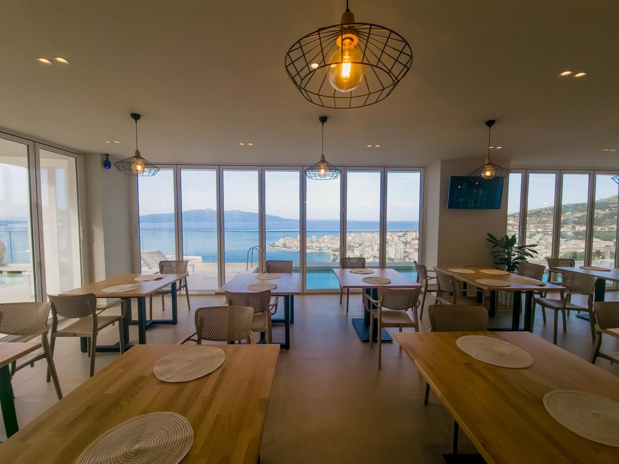Sunset Shoreline Saranda - Sea View - Free Private Parking - Pool Eksteriør bilde