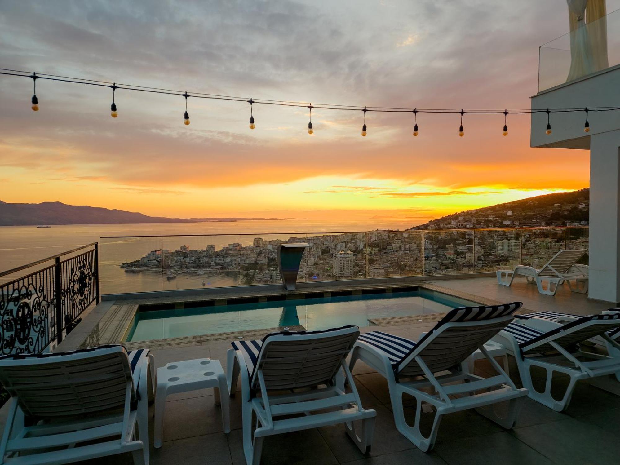 Sunset Shoreline Saranda - Sea View - Free Private Parking - Pool Eksteriør bilde