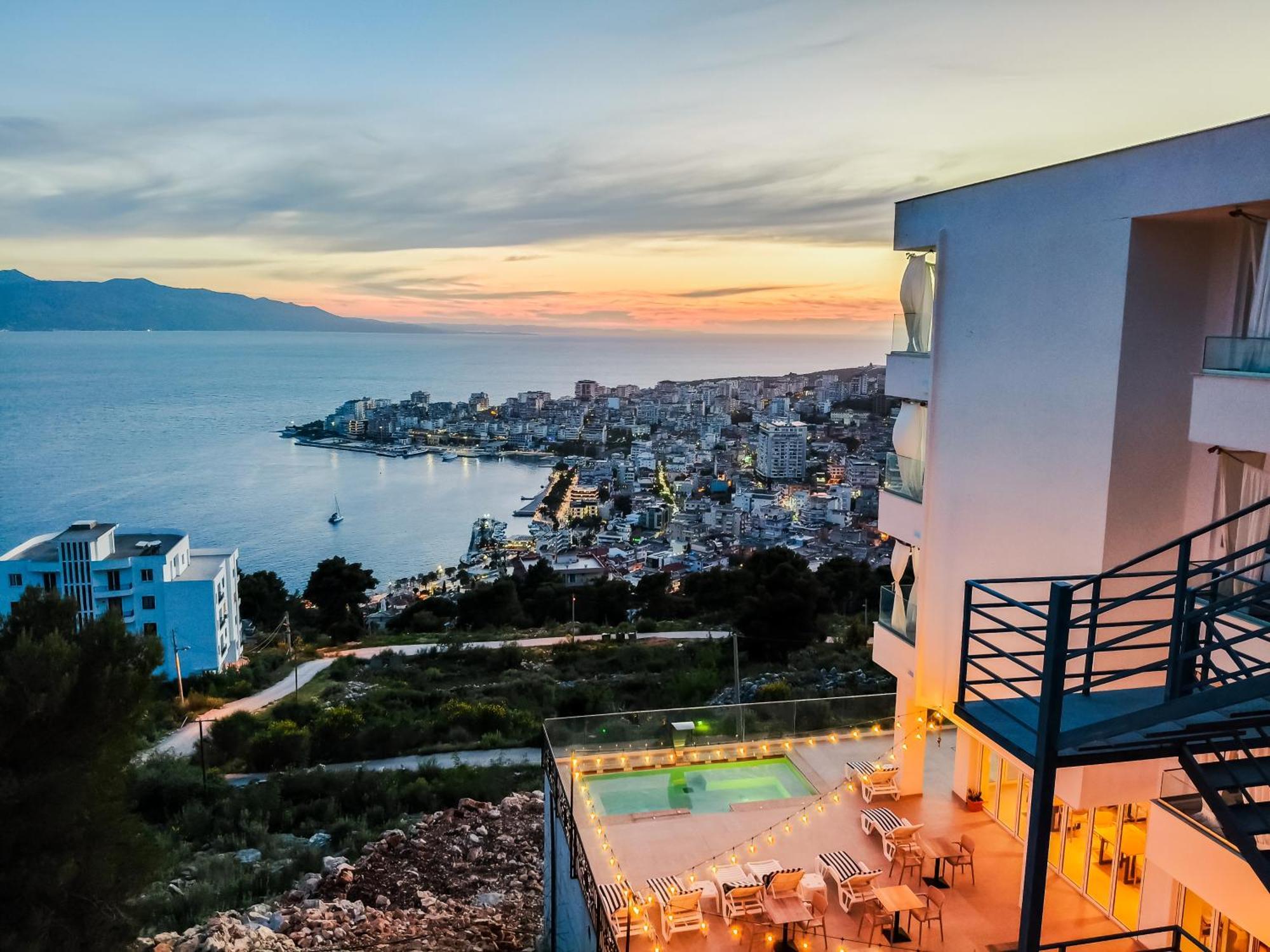 Sunset Shoreline Saranda - Sea View - Free Private Parking - Pool Eksteriør bilde