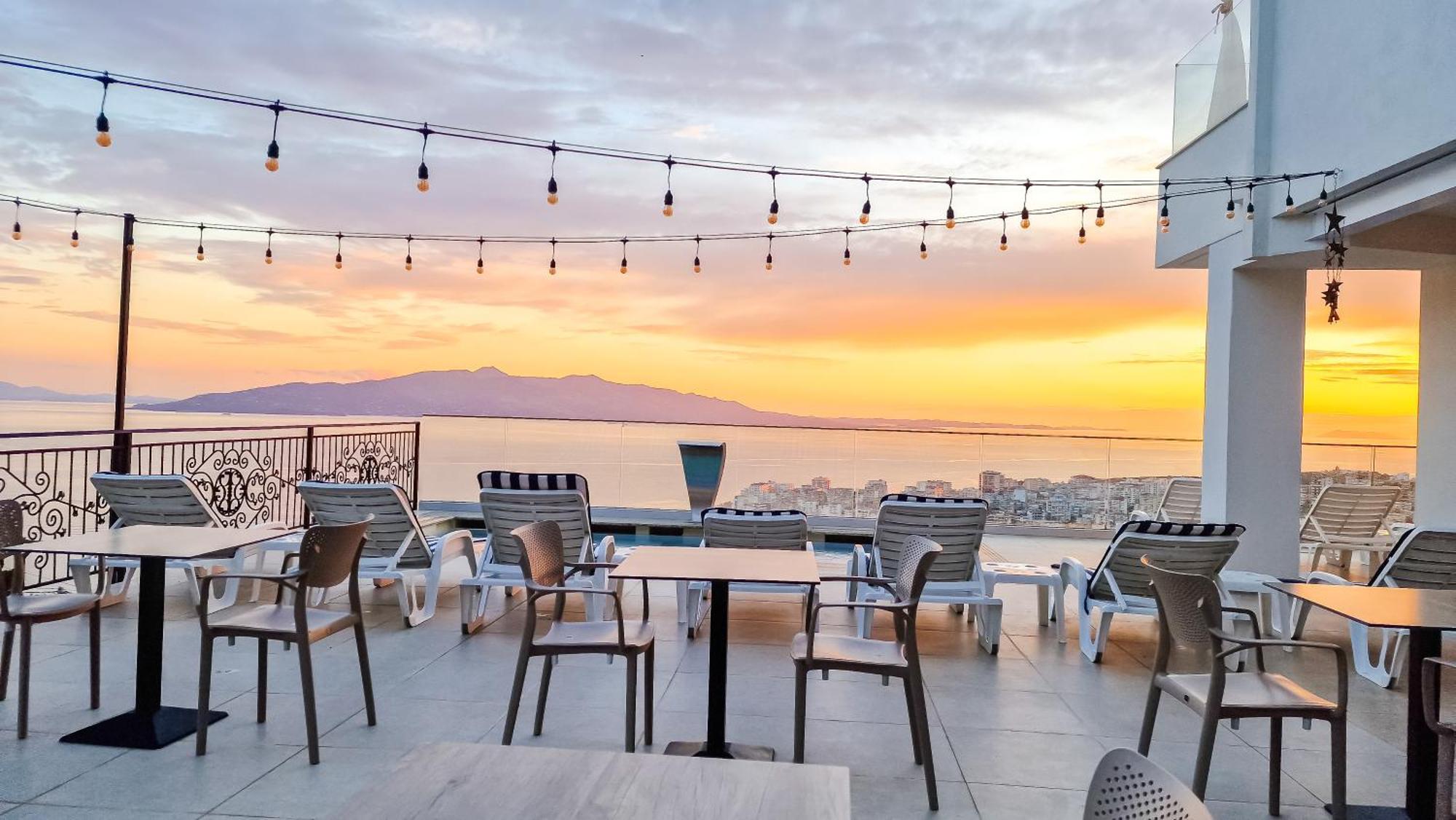 Sunset Shoreline Saranda - Sea View - Free Private Parking - Pool Eksteriør bilde